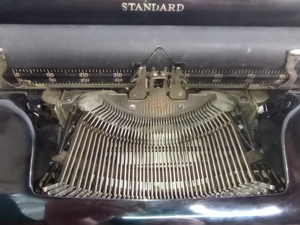 L.C. Smith Corona 1938 Standard 2C Portable Floating Shift Typewriter with Case