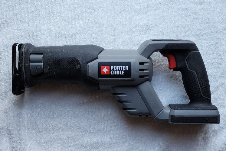 PORTER CABLE 18V RECIPROCATING SAW PC1800RS TOOL ONLY WITH 7 PC. SAW BLADE SET