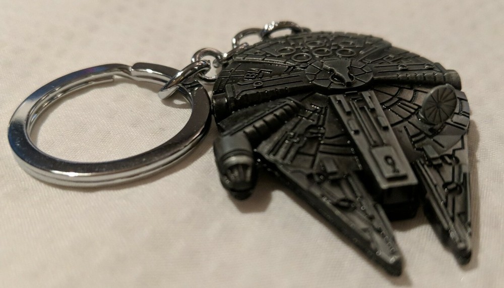 Awesome Star Wars Melennium Falcon Keychain