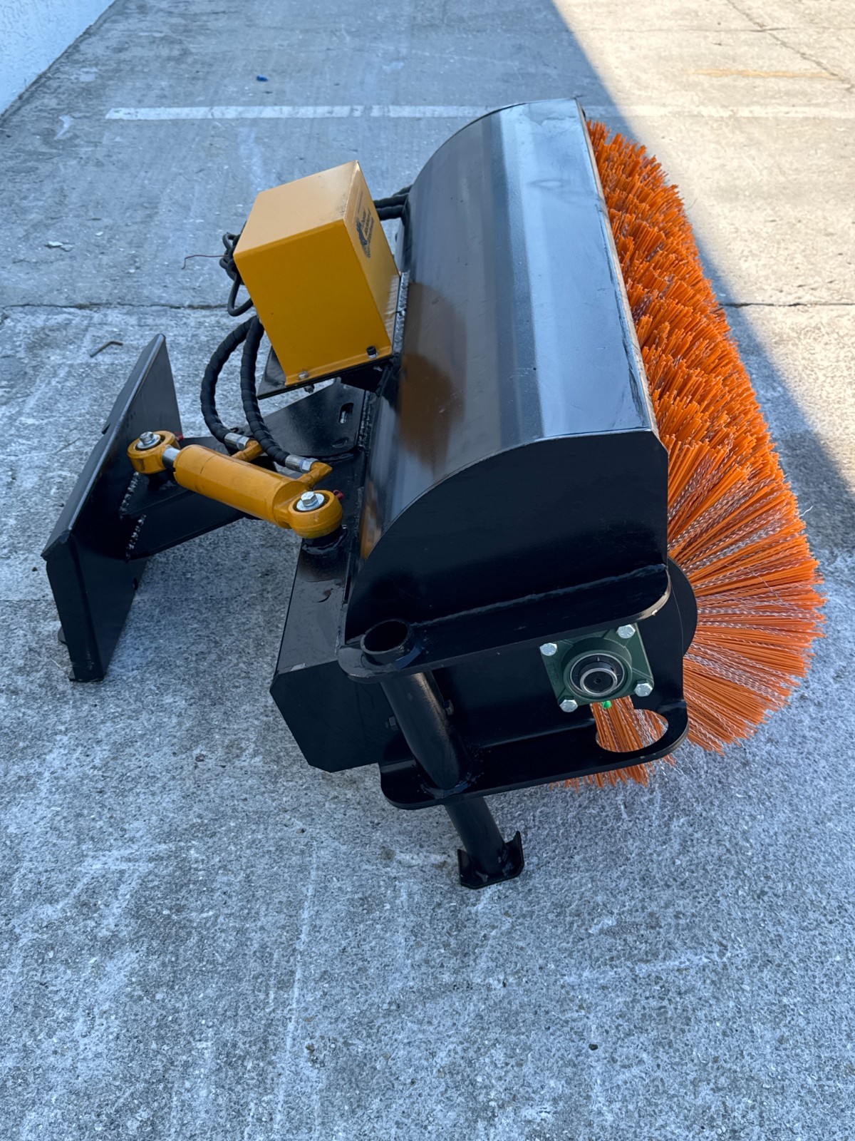 Mini Power Angle Broom Hydraulic Poly Wire Sweeper Mini Skid Steer Attachment