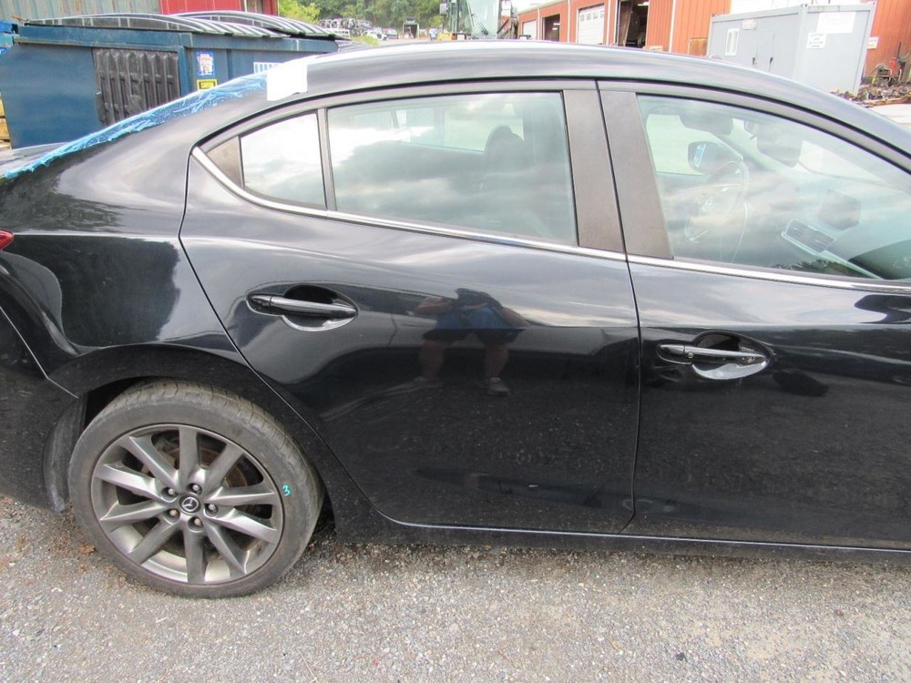 3 2018 Glove Box 1077605