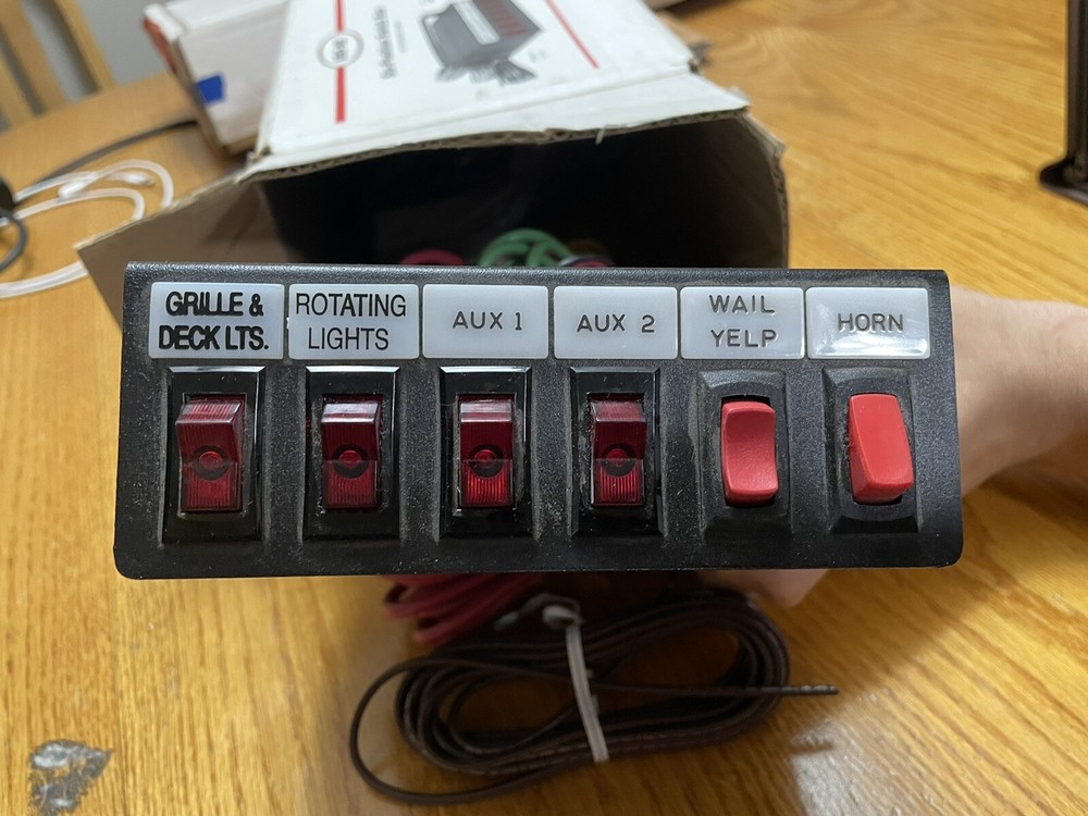 SHO-ME Six Position Switch Box with Backlighted Legends (05.6040) USED 