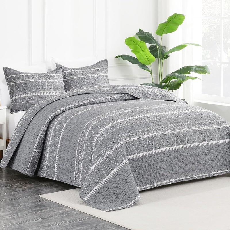Reversible Microfiber Quilt Set Geometric Pattern Lightweight Queen 3PCs New