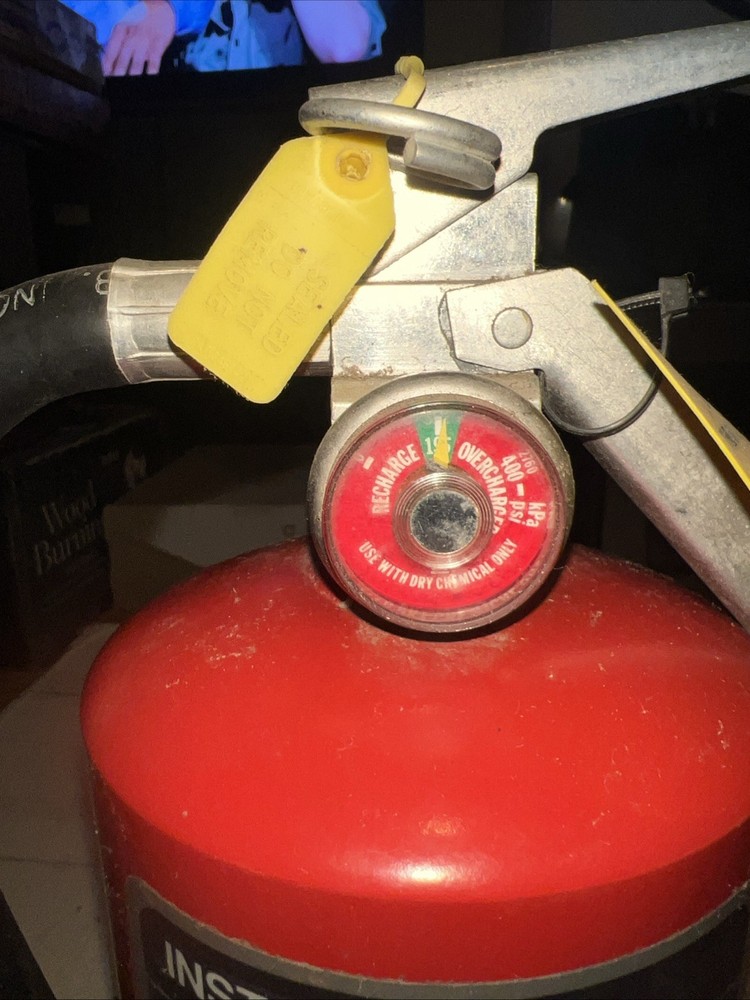 SENTRY MODEL SY-0517 FIRE EXTINGUISHER NEW