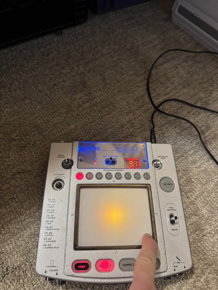 KORG KAOSS PAD KP-2 DJ Sampler Processor Effector from missing knobs