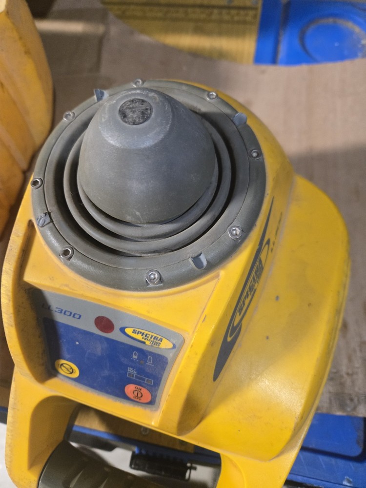 Spectra Precision LL300N Self-Leveling Laser with damage