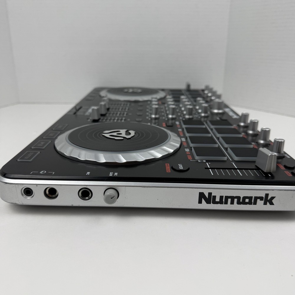 Numark Mixtrack Quad 4-Channel DJ Controller with Audio I/O 16 Untested READ
