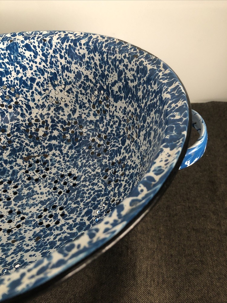 Vintage Graniteware Speckled Enamelware Splatterware Colander Blue & White 11.5"