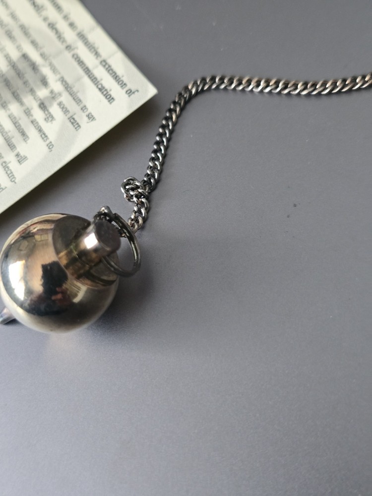 Kheops Dowsing Pendulum Metal Pendulum w/ Pentacle Charm Box