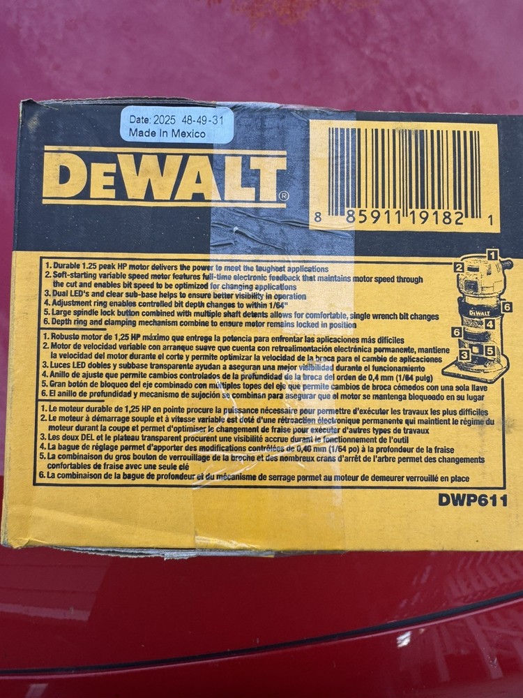 DEWALT DWP611 Fixed-Base 1-1/4-HP Max Torque Variable Speed Compact Router