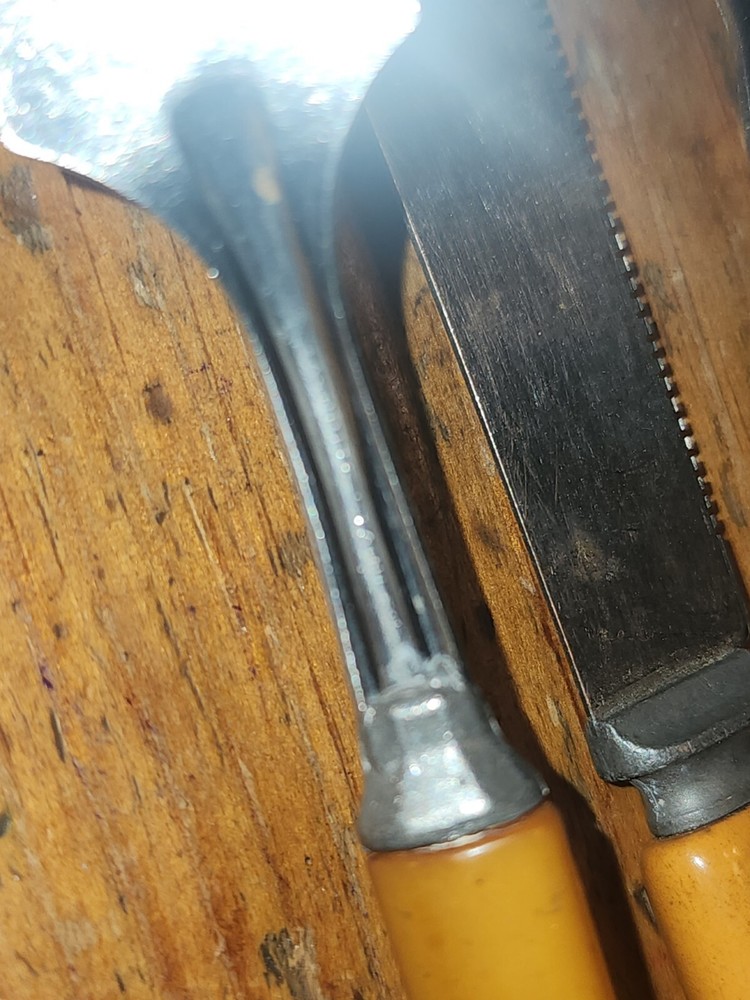5 Vtg Cutlery Flatware Bakelite Butterscotch Handles Sharp Cutter Knife - PP
