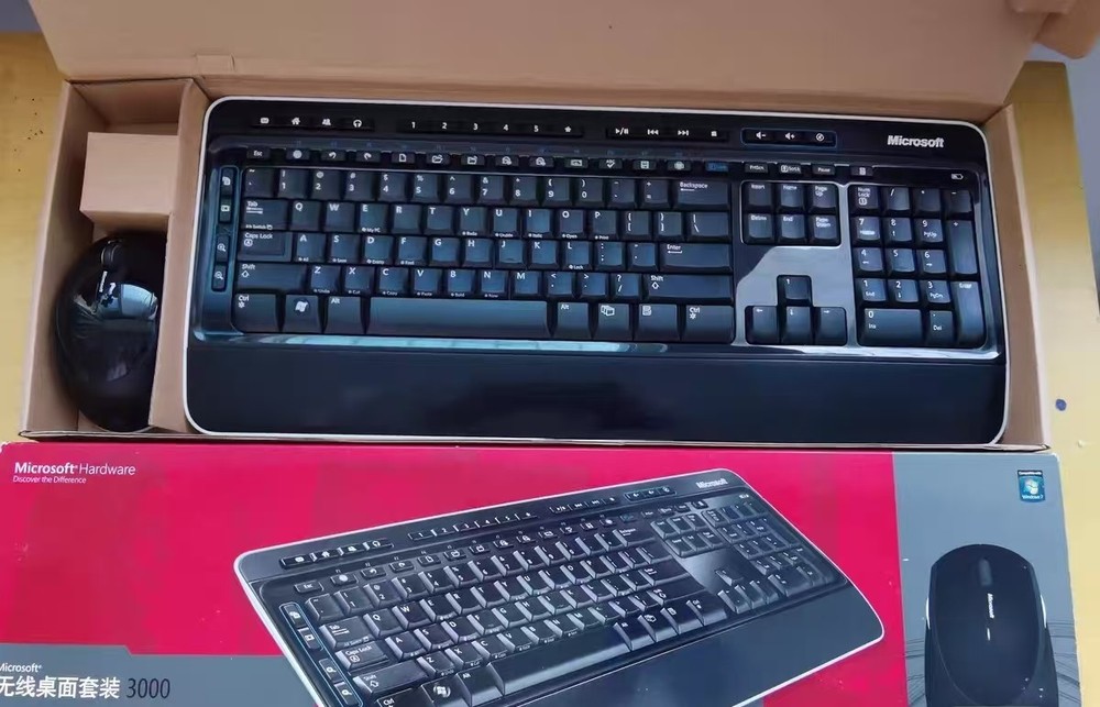 Microsoft wireless Desktop 3000 Keyboard With Mouse