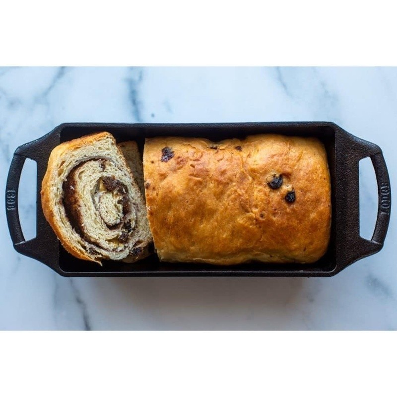 Cast Iron Loaf Pan Seasoned Cookware Versatile Baking Tool Kitchen Essential New