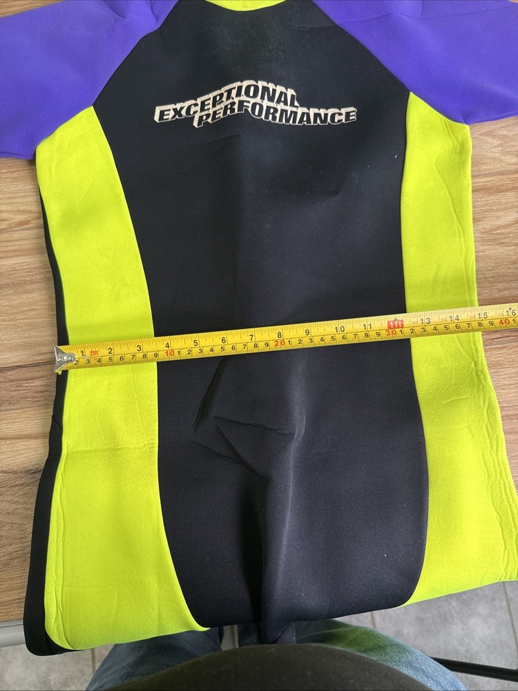 Exceptional Performance Size Small Shorts/Short Sleeve Wetsuit
