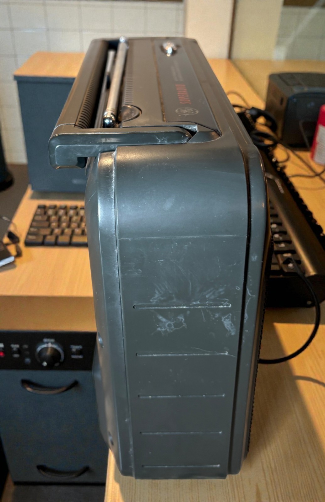 General Electric Superadio Series III 7-2887A AM/FM Works & Sounds Great