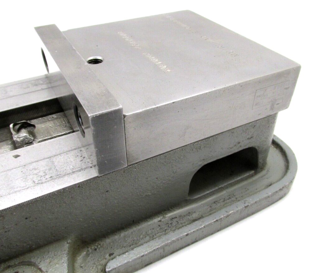 KURT ANGLOCK 6" MILLING MACHINE VISE w/ JAWS & HANDLE - #D60