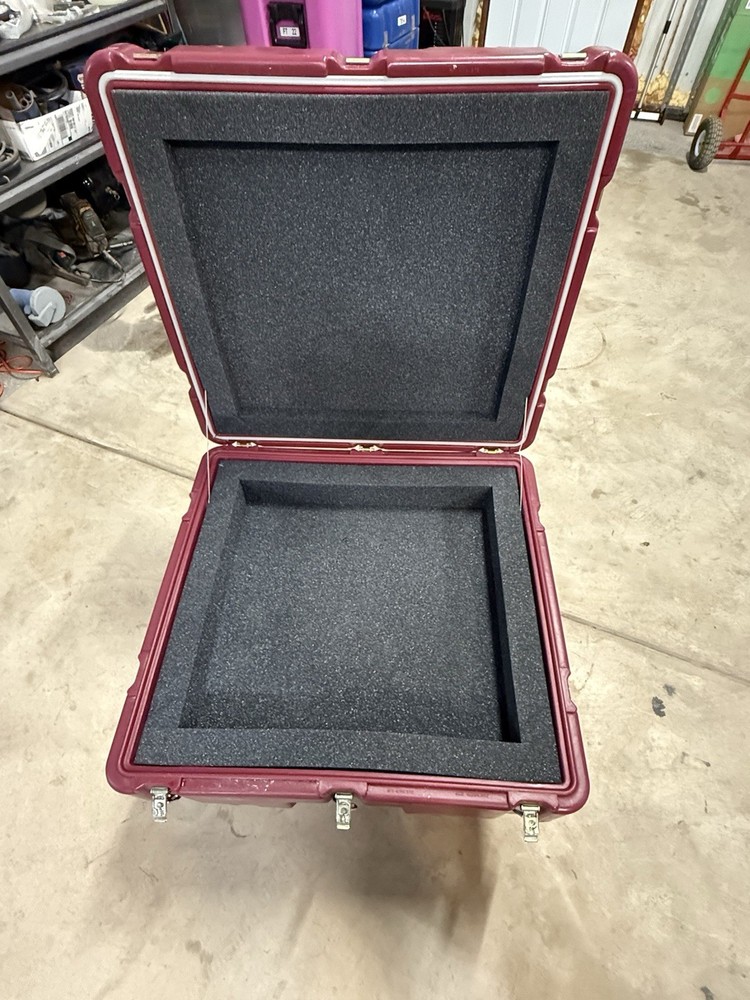 PELICAN HARDIGG CASE