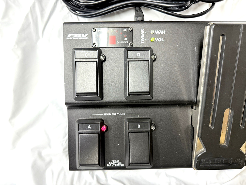 Line 6 POD DXT Multi-Effects Processor & FBV Foot Controller Set Used Tested .