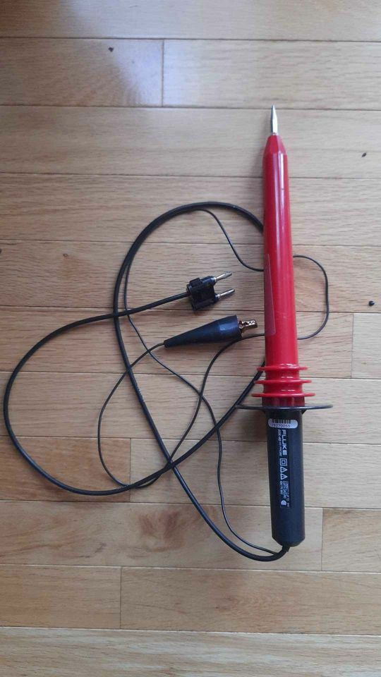 Fluke 80k-40 High Voltage Probe