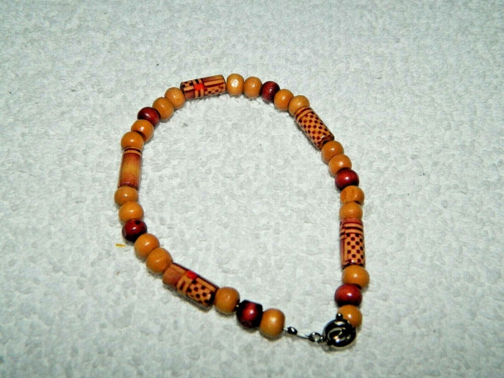 Pretty Oblong & Round Wood Bead Bracelet