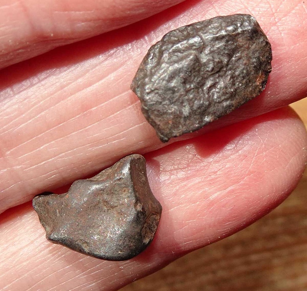 Sikhote-Alin Meteorite, 2 Small Specimens, Russia r72c