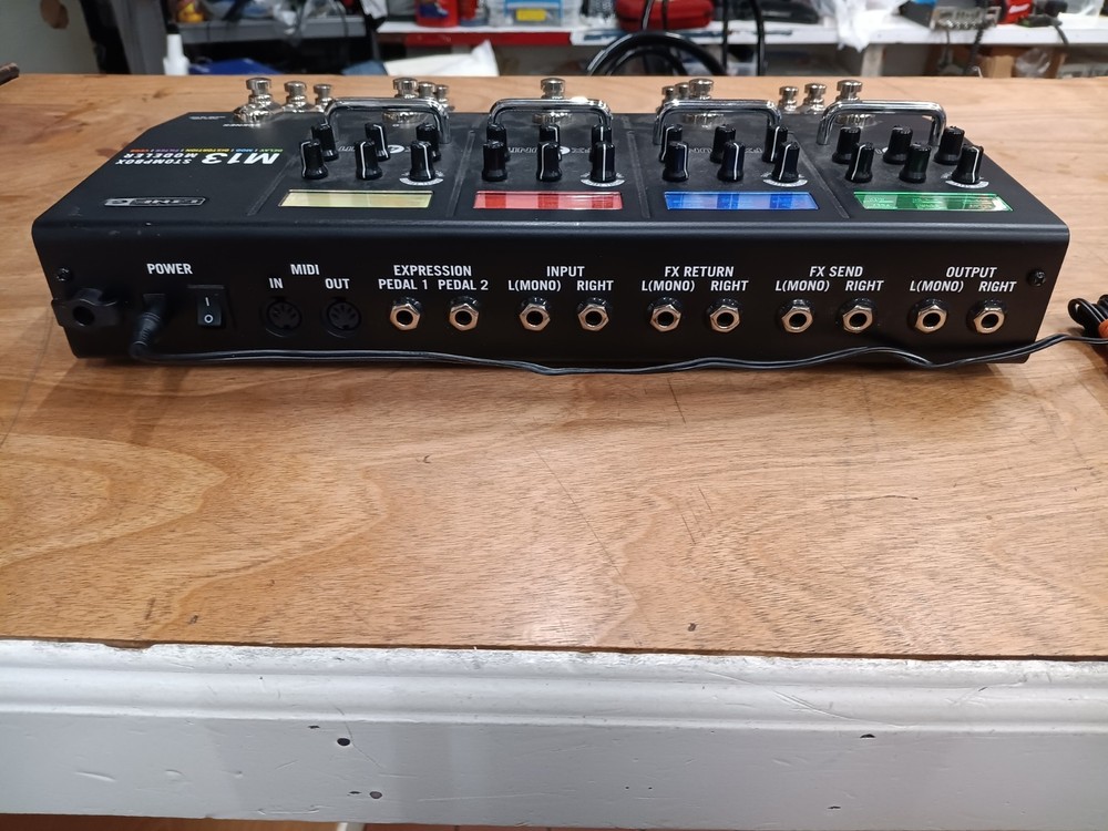 Line 6 M13 Stompbox Modeler Guitar Processor Pedal 75+ Effects