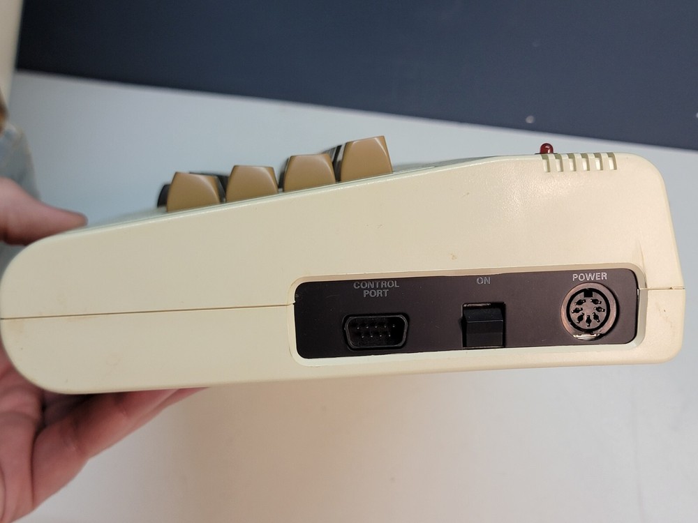 COMMODORE VIC 20 COMPUTER W/POWER SUPPLY & ORIGINAL BOX