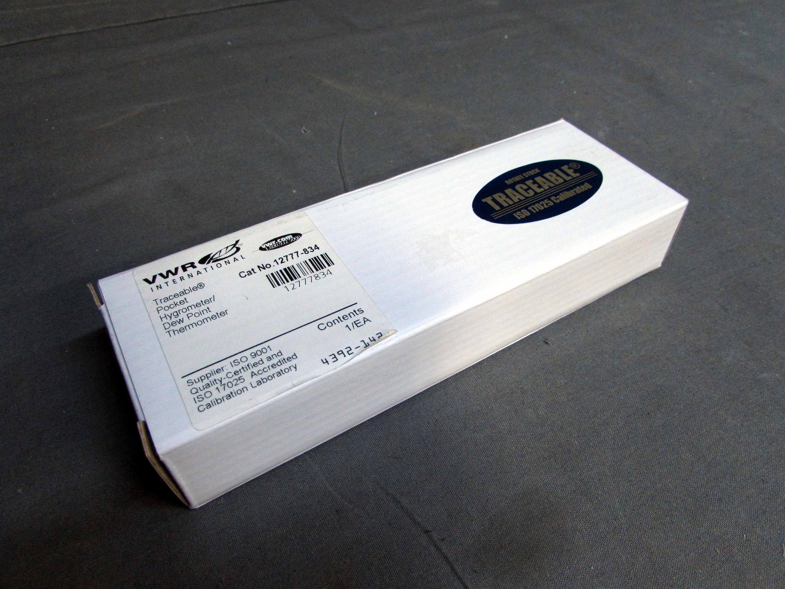 VWR 12777-834 Traceable Hygrometer Dew Point Thermometer