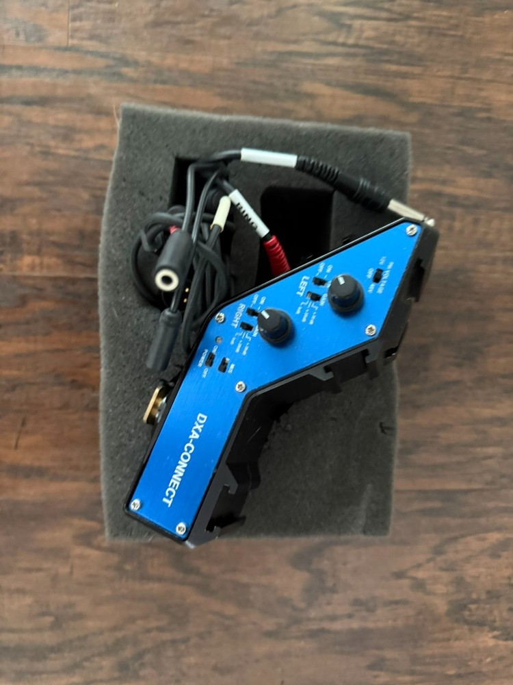 Beachtek DXA-CONNECT XLR Adapter / Bracket Combo