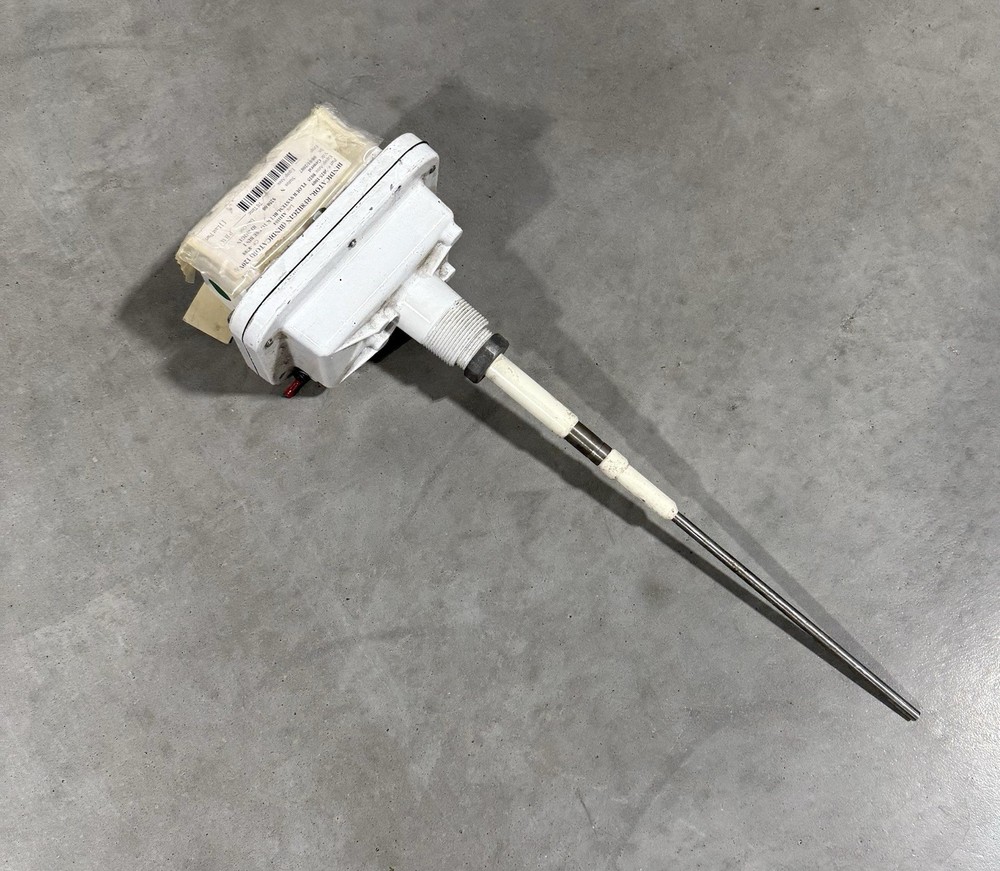 Bindicator RF8H2G1N RF Series Level Probe / Indicator Sensor 120 VAC 4 W *NOS*