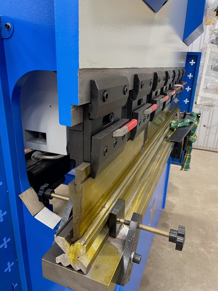 CNC Press Brake - 69Ton 5ft with Cybelic Touch Screen Programmable Backstop