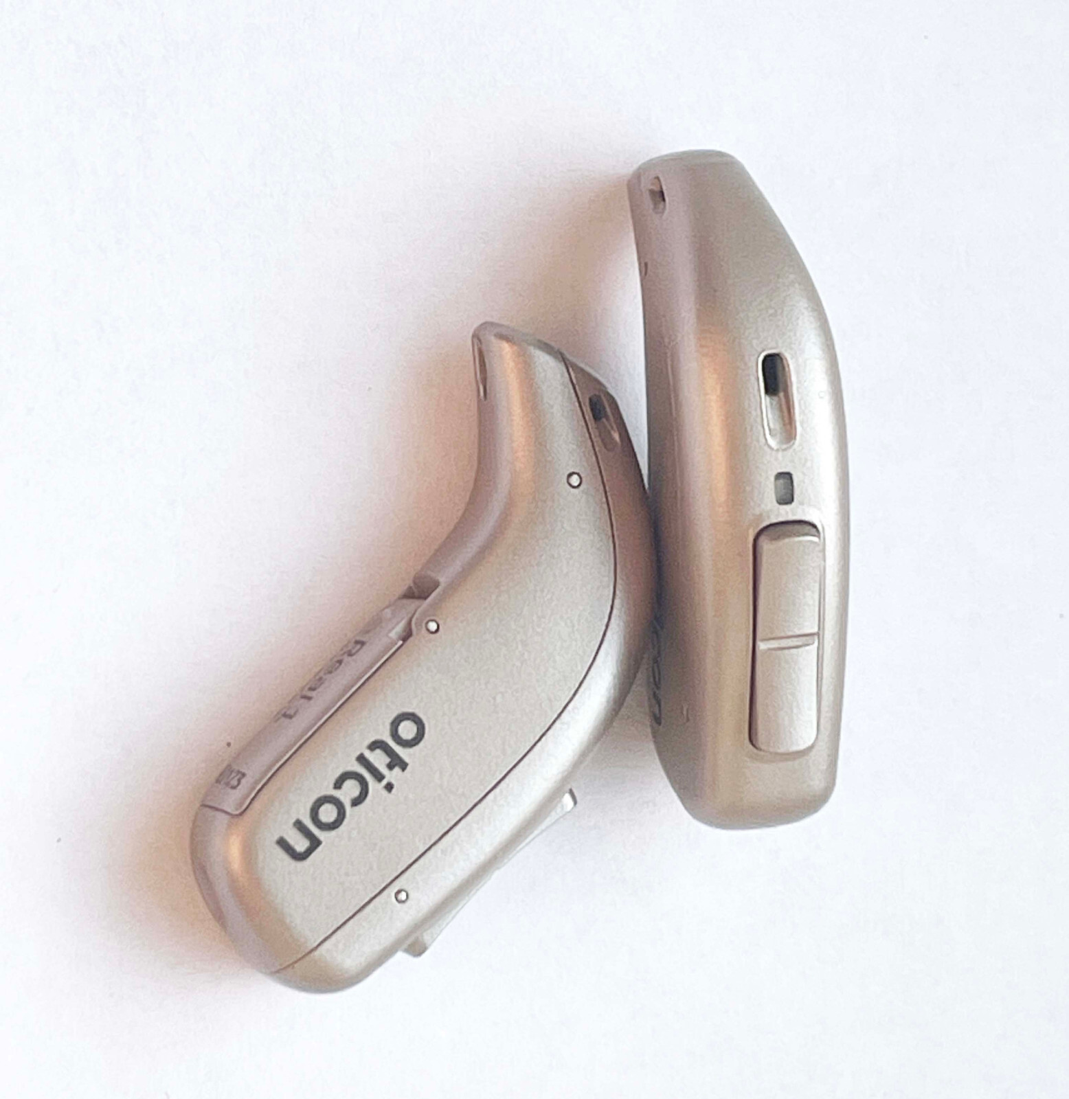 Used, 2x Oticon Real 1 Beige Color + w/Charger + Speakers Size 2/85 db