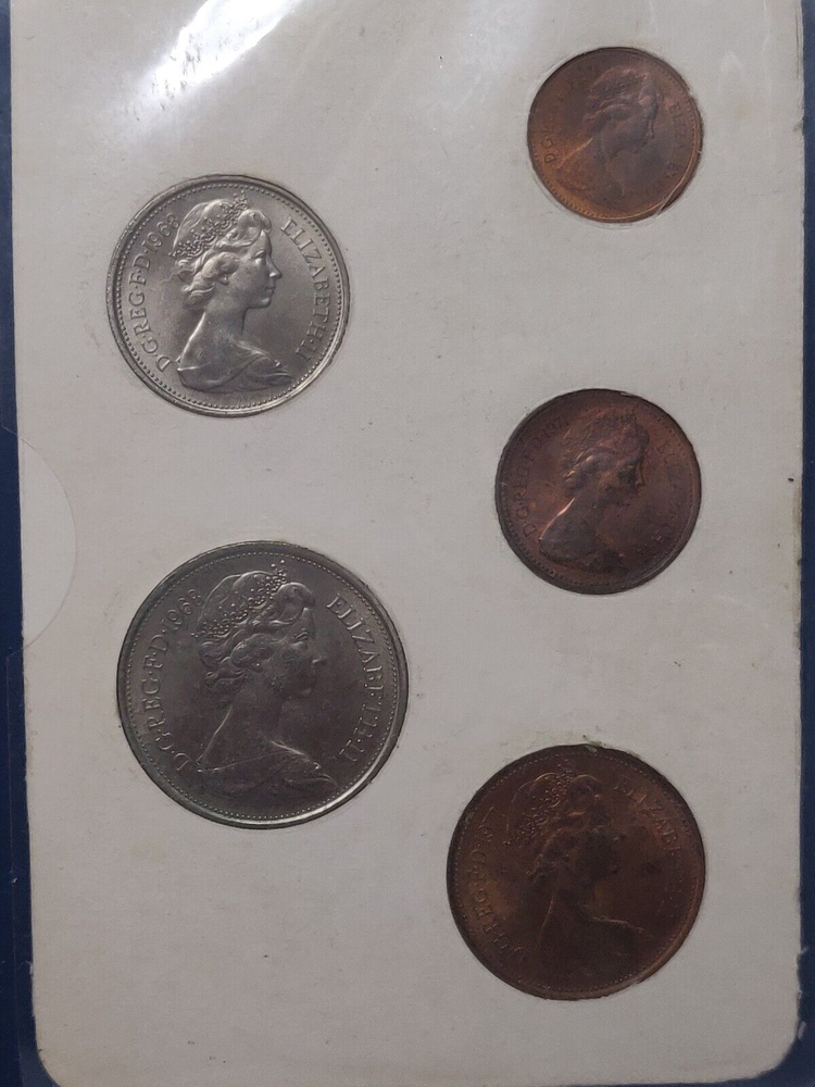 BRITAINS FIRST DECIMAL COINS 1968 AND 1971