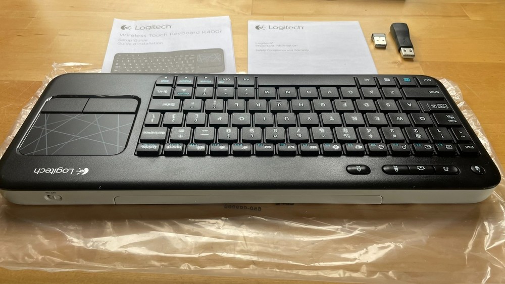 Logitech K400r Wireless Keyboard Built-In Multi-Touch Touchpad w/ Dongle