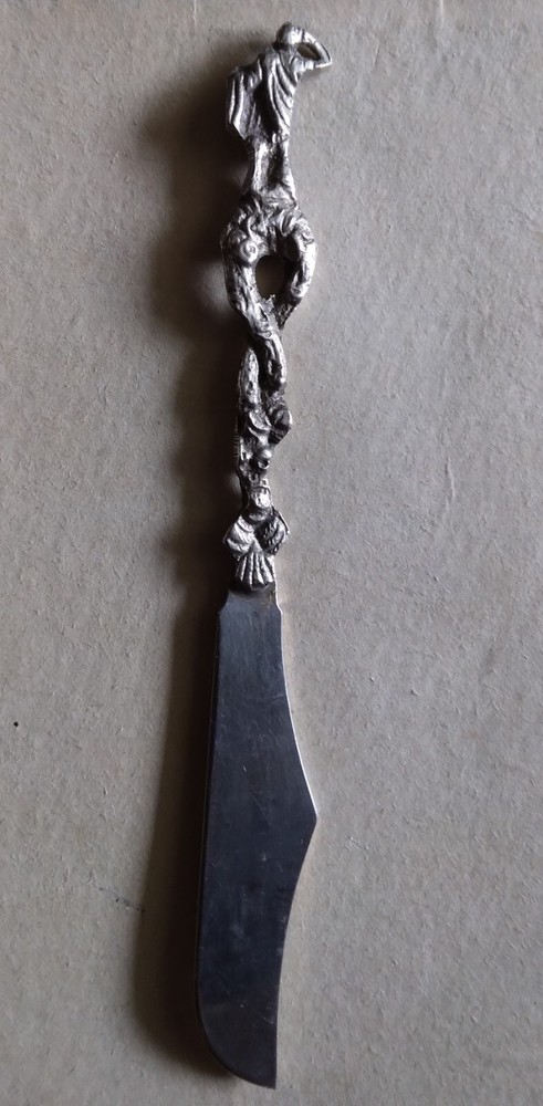 "Candlelight Silver" set from "Around-the-World Shoppers Club"--worn box, paper