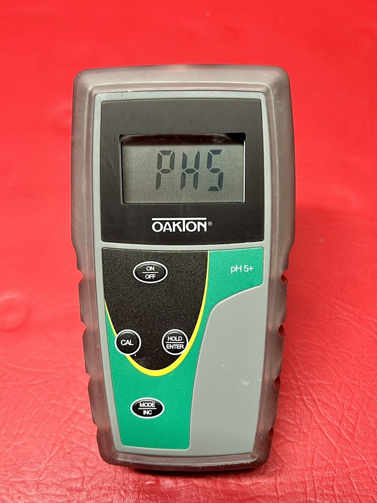 Oakton pH 5+ Handheld Meter 35613-52-No Probes