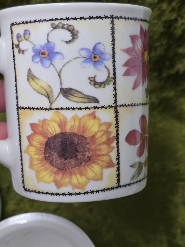 Ceramic Floral Teacup Infuser with Lid, Easy Clean, Nature Theme, Multicolor