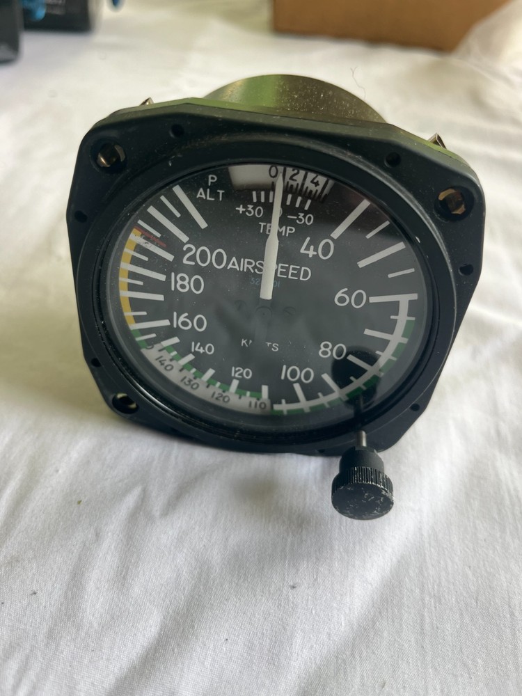 United Instruments 8125 Airspeed Indicator