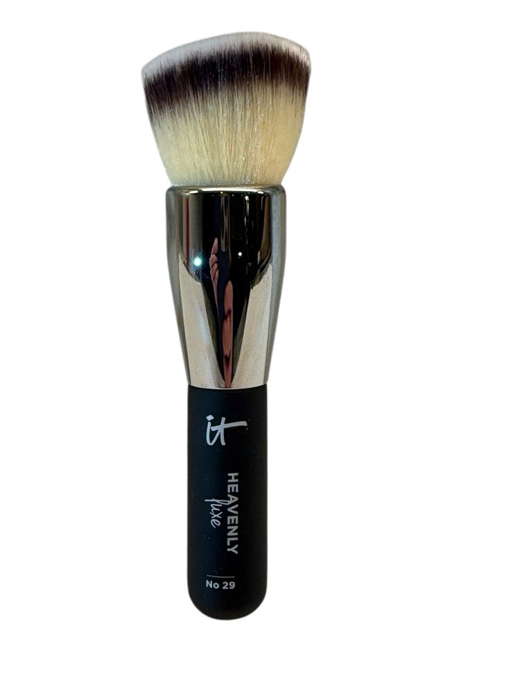 it Cosmetics Heavenly Luxe Solid Serum Foundation Brush No. 29