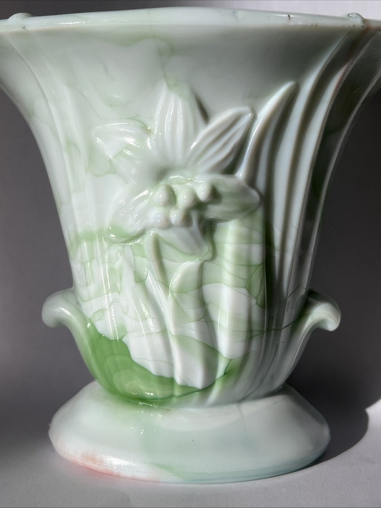 Akro Agate Slag Glass Planter Vase Lily Pattern