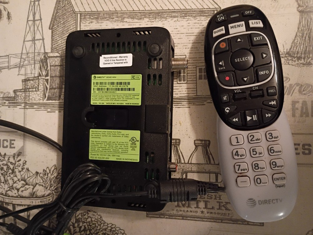 DirecTV Wireless Genie Mini C61-200 with Remote