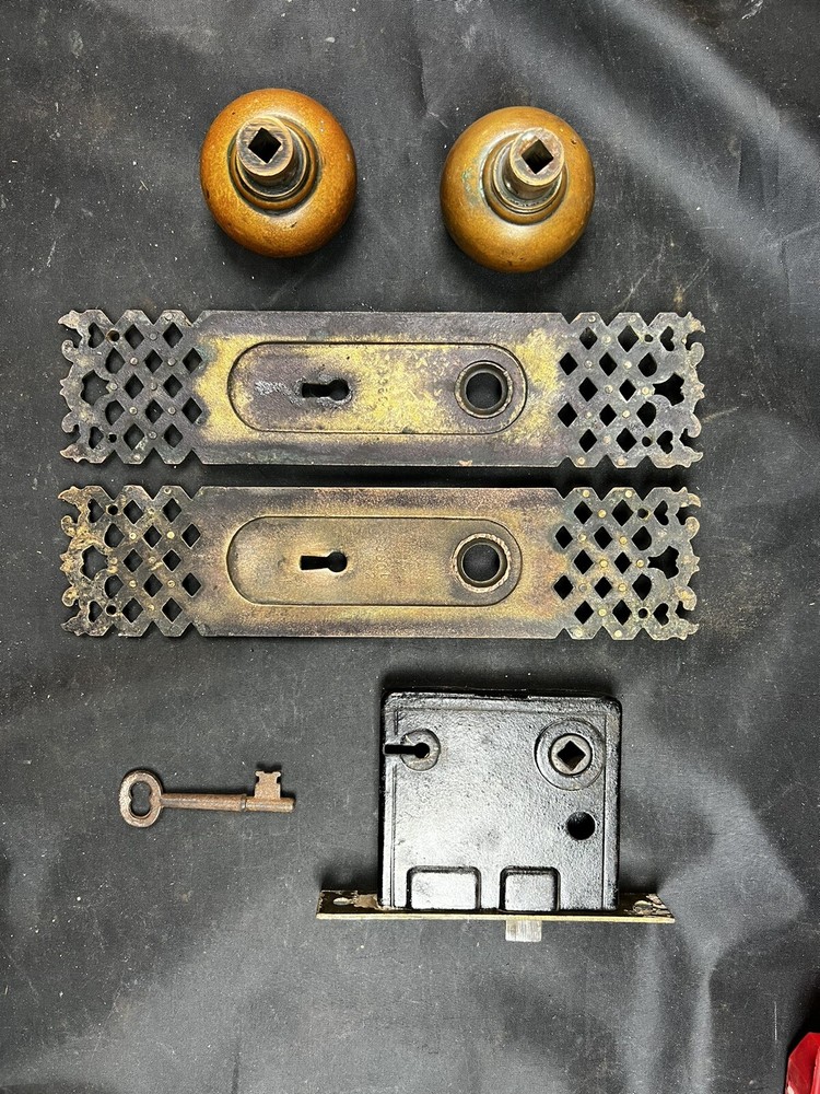 Corbin 1892 Venice Passage Set Knobs, Plates, Mortise & Key D-12100