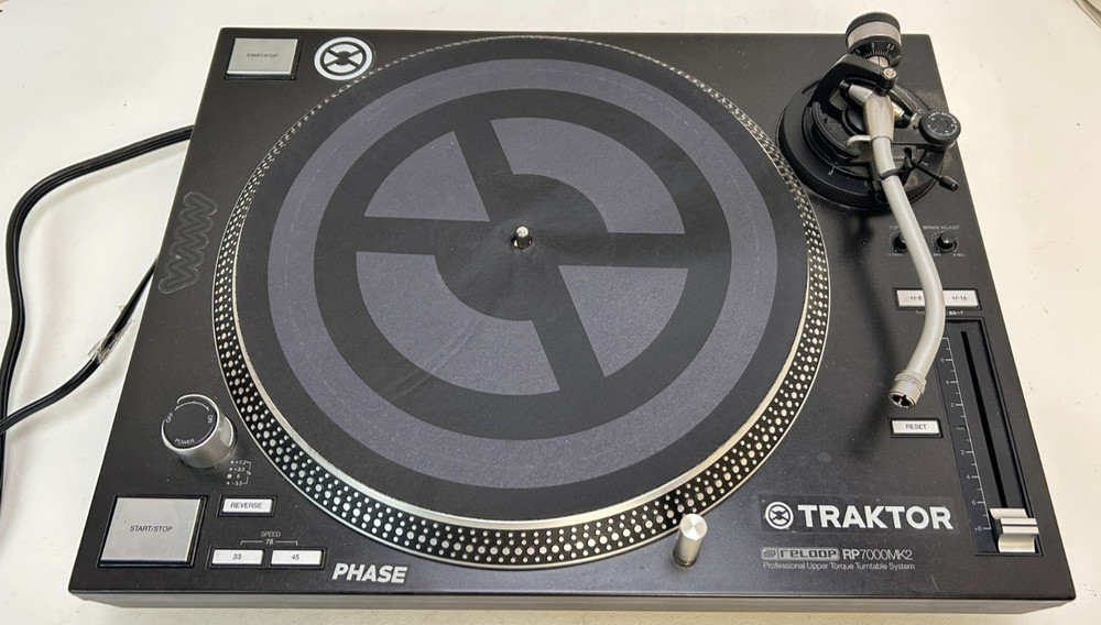 Traktor Reloop Professional DJ Upper Torque Turntable System RP7000MK2 in Case
