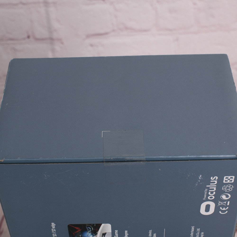 Samsung Gear VR Virtual Reality Headset Powered by Oculus NEW