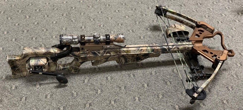 Tenpoint Phantom CLS Crossbow  w/ Acu-Draw Cocking Device Scope & Quiver - Nice!