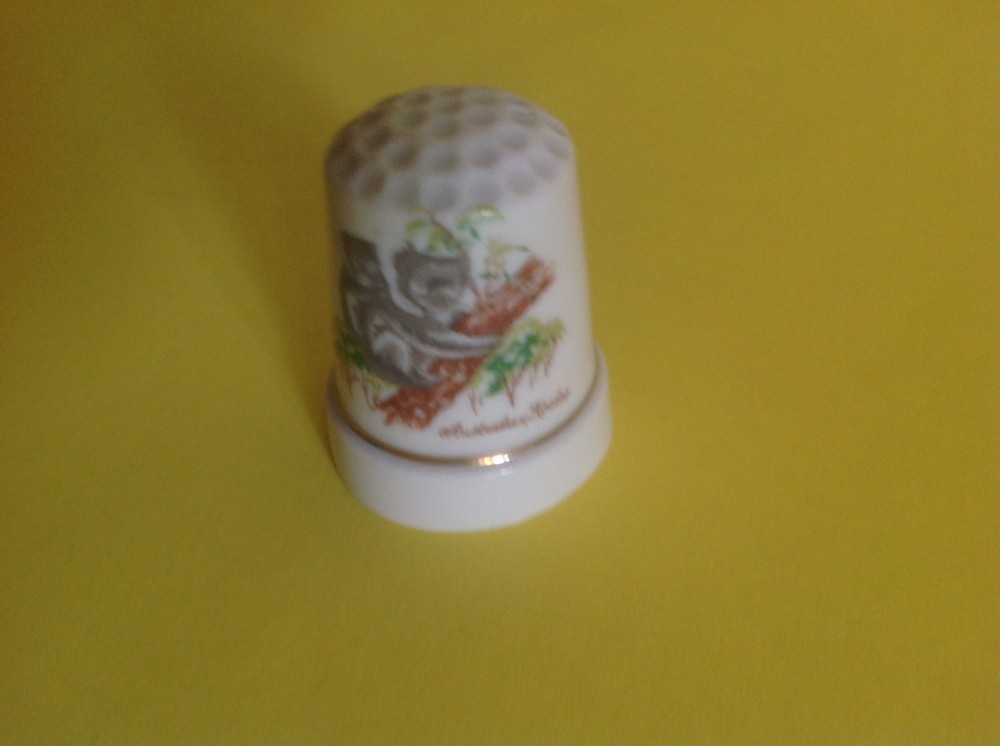VINTAGE CHINA THIMBLE - AUSTRALIAN KOALA'S
