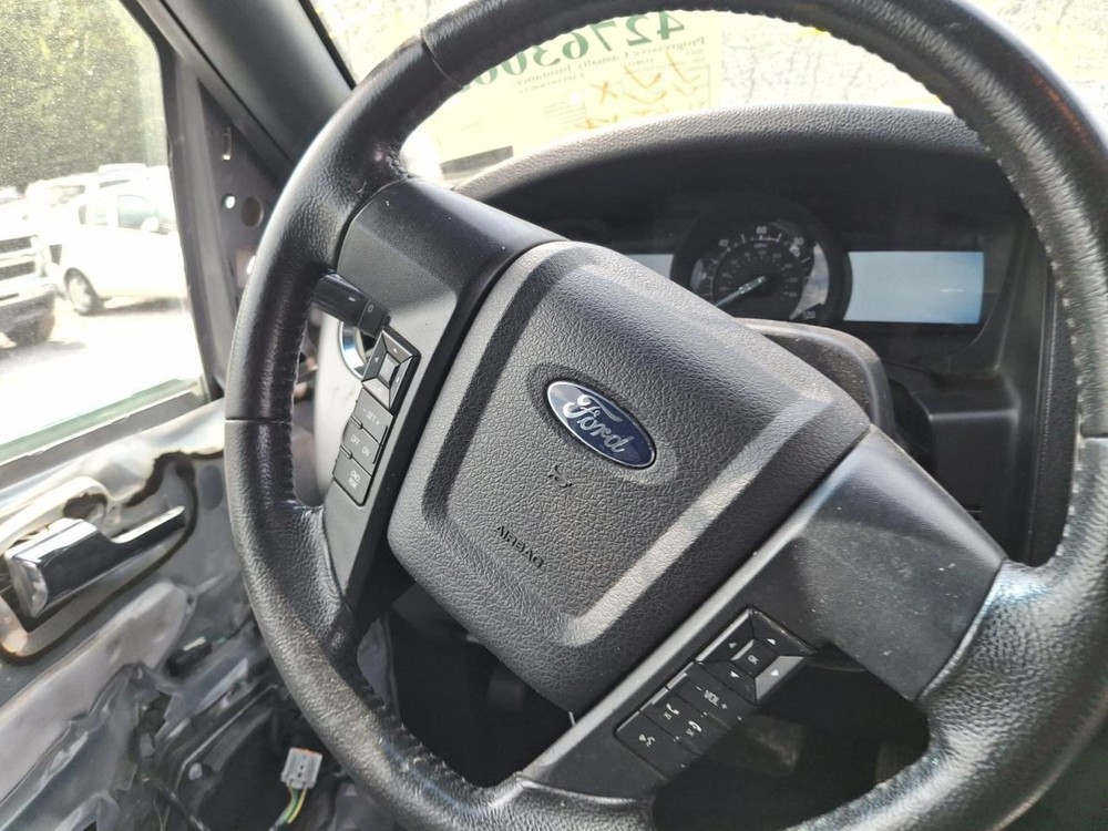 2015 Ford Expedition 8 Display Screen - Used, Reprogramming Needed, No Code