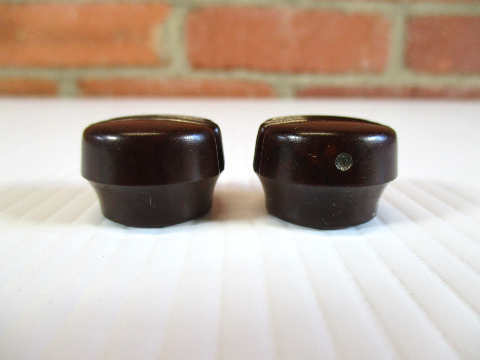 Pair of Vintage Brown Radio knobs Art Deco 7/8 Inch Wide
