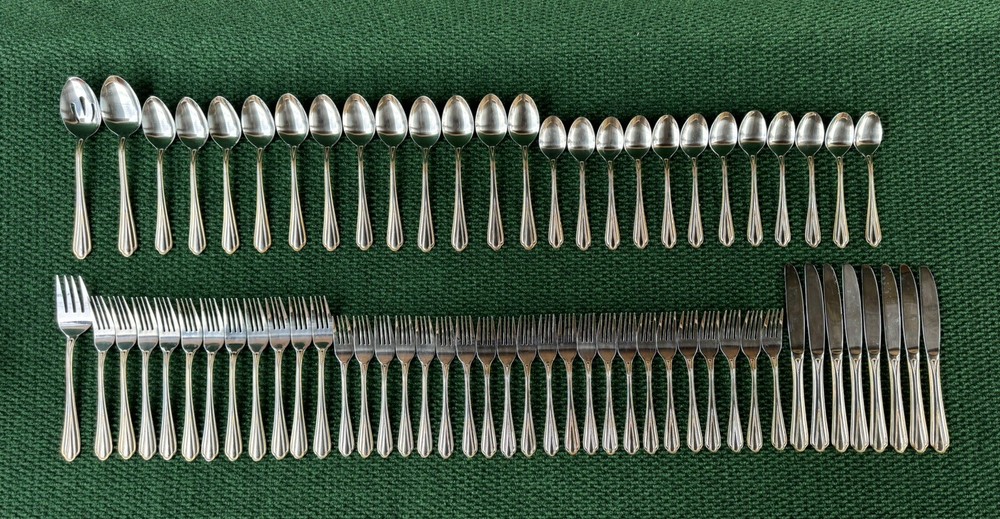 Hampton Silversmiths HSV209 Gold Accent Beaded Flatware 68 Pieces