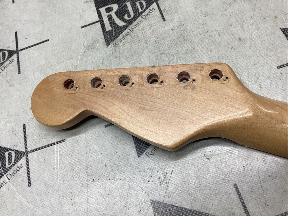 80’s Strat Style Electric Guitar Maple